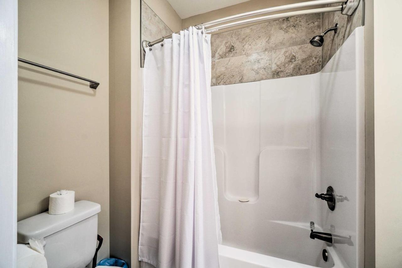 Chic Townsend Condo With Saltwater Pool! Eksteriør billede